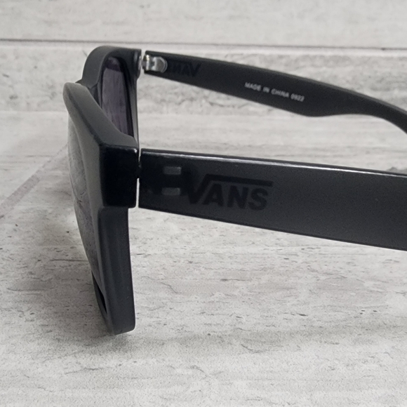 Vans Black Sunglasses - Picture 2 of 2